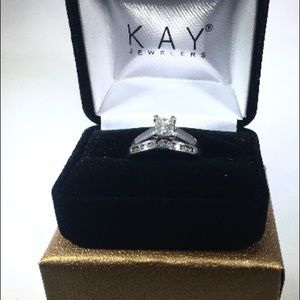 LEO Princess Solitaire Diamond 14kt White Gold Set